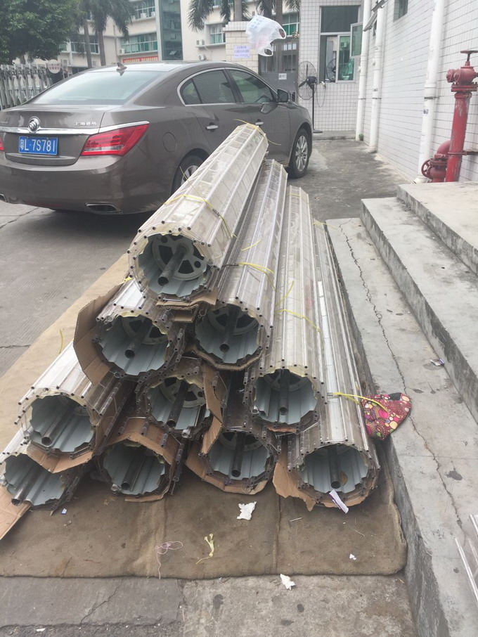 水晶卷闸门卷材.jpg 水晶卷闸门卷材.jpg